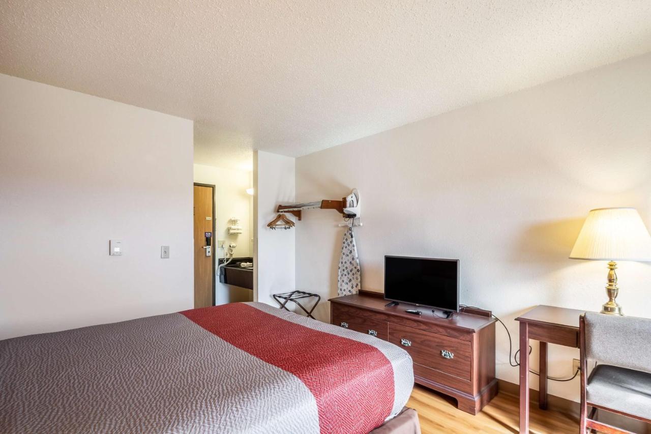 Motel 6-Saukville, Wi Экстерьер фото